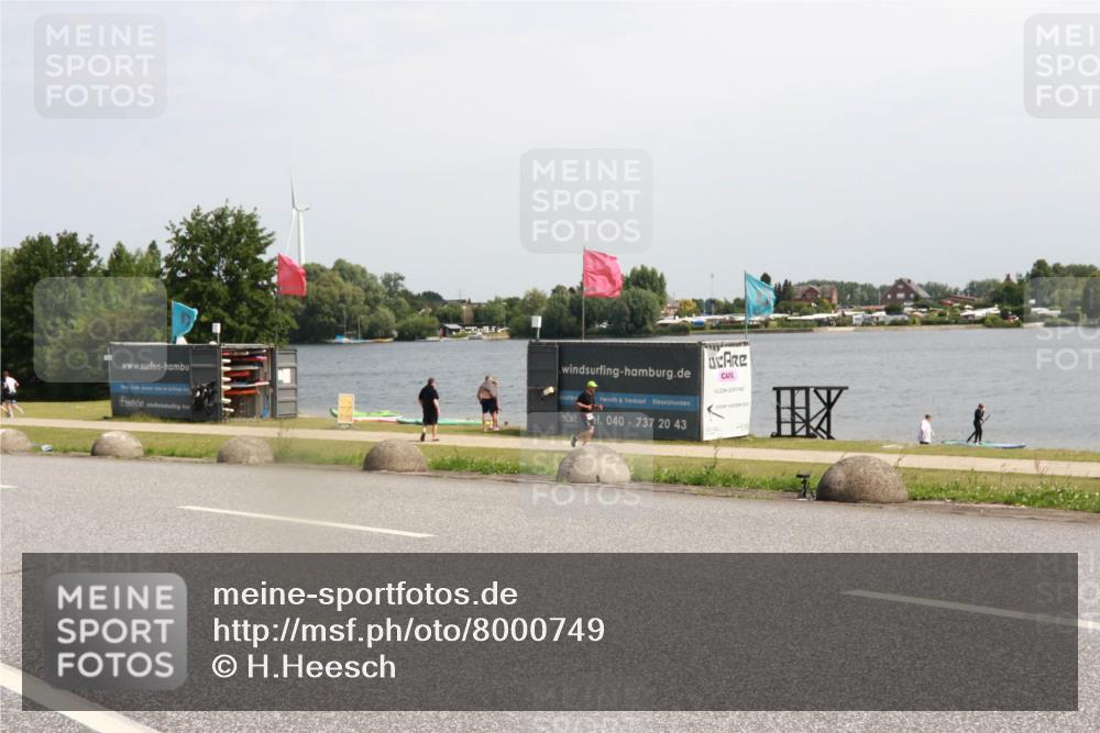 21.06.2025 - 27. Vierlanden-Triathlon H.Heesch http://msf.ph/oto/8000749 15.06.2025 11:42:36 Radfahren 751, 762, 859 meine-sportfotos.de