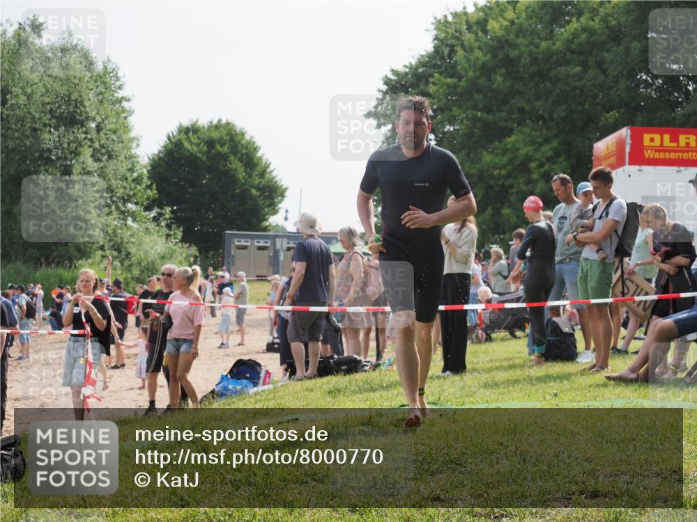 15.06.2025 - 27. Vierlanden-Triathlon KatJ http://msf.ph/oto/8000770 15.06.2025 09:57:20 Schwimmen 263, 293, 296, 343 meine-sportfotos.de