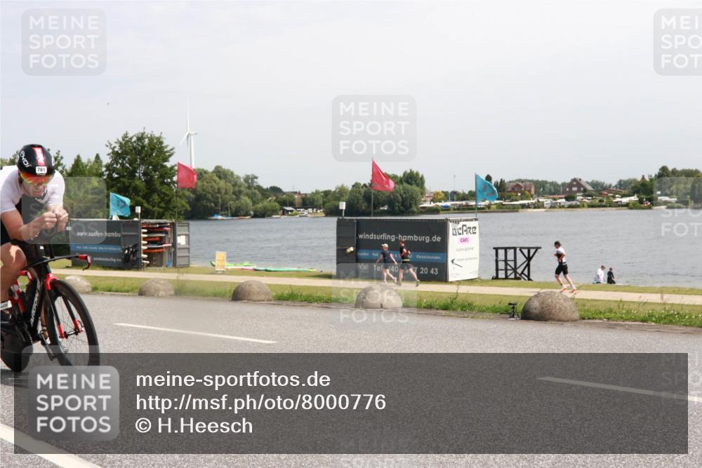 21.06.2025 - 27. Vierlanden-Triathlon H.Heesch http://msf.ph/oto/8000776 15.06.2025 11:42:47 Radfahren 697, 781, 862 meine-sportfotos.de