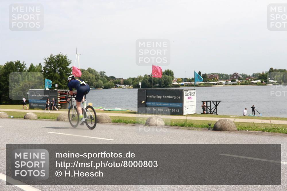 21.06.2025 - 27. Vierlanden-Triathlon H.Heesch http://msf.ph/oto/8000803 15.06.2025 11:42:57 Radfahren 217, 642 meine-sportfotos.de