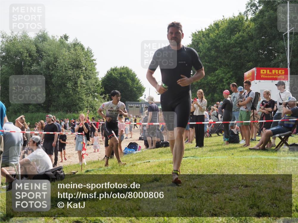 15.06.2025 - 27. Vierlanden-Triathlon KatJ http://msf.ph/oto/8000806 15.06.2025 09:57:21 Schwimmen 263, 293, 296, 343 meine-sportfotos.de