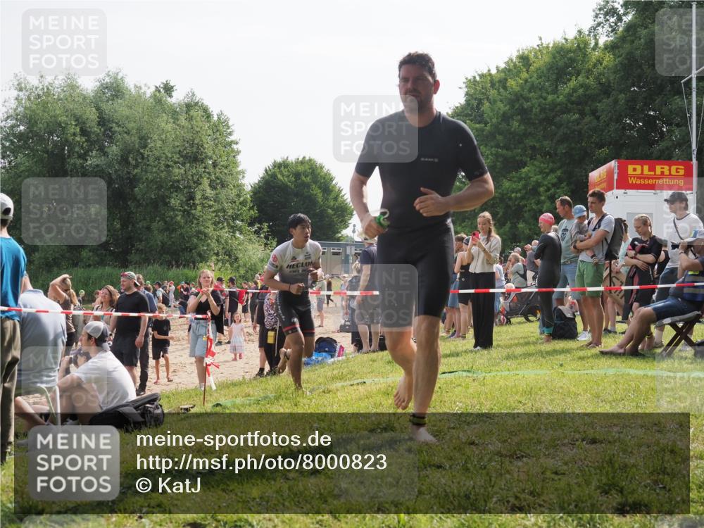 15.06.2025 - 27. Vierlanden-Triathlon KatJ http://msf.ph/oto/8000823 15.06.2025 09:57:21 Schwimmen 263, 293, 296, 343 meine-sportfotos.de