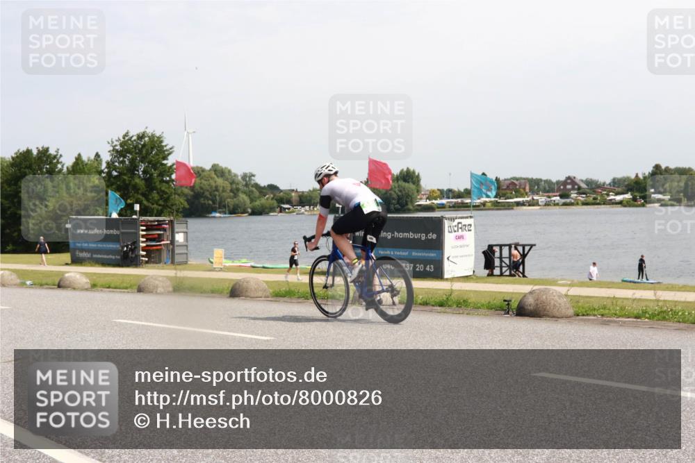 21.06.2025 - 27. Vierlanden-Triathlon H.Heesch http://msf.ph/oto/8000826 15.06.2025 11:43:01 Radfahren 642 meine-sportfotos.de