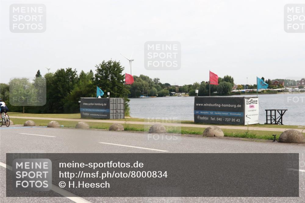 15.06.2025 - 27. Vierlanden-Triathlon H.Heesch http://msf.ph/oto/8000834 15.06.2025 10:28:00 Radfahren 73, 485, 533 meine-sportfotos.de