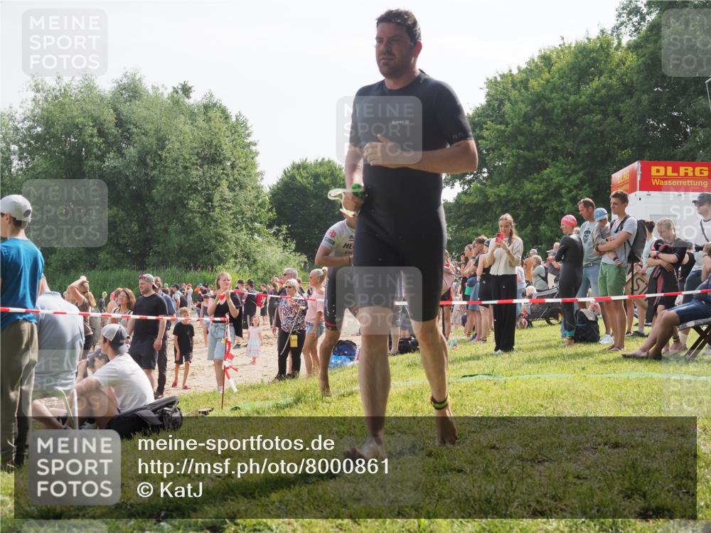 15.06.2025 - 27. Vierlanden-Triathlon KatJ http://msf.ph/oto/8000861 15.06.2025 09:57:22 Schwimmen 263, 293, 296, 343 meine-sportfotos.de