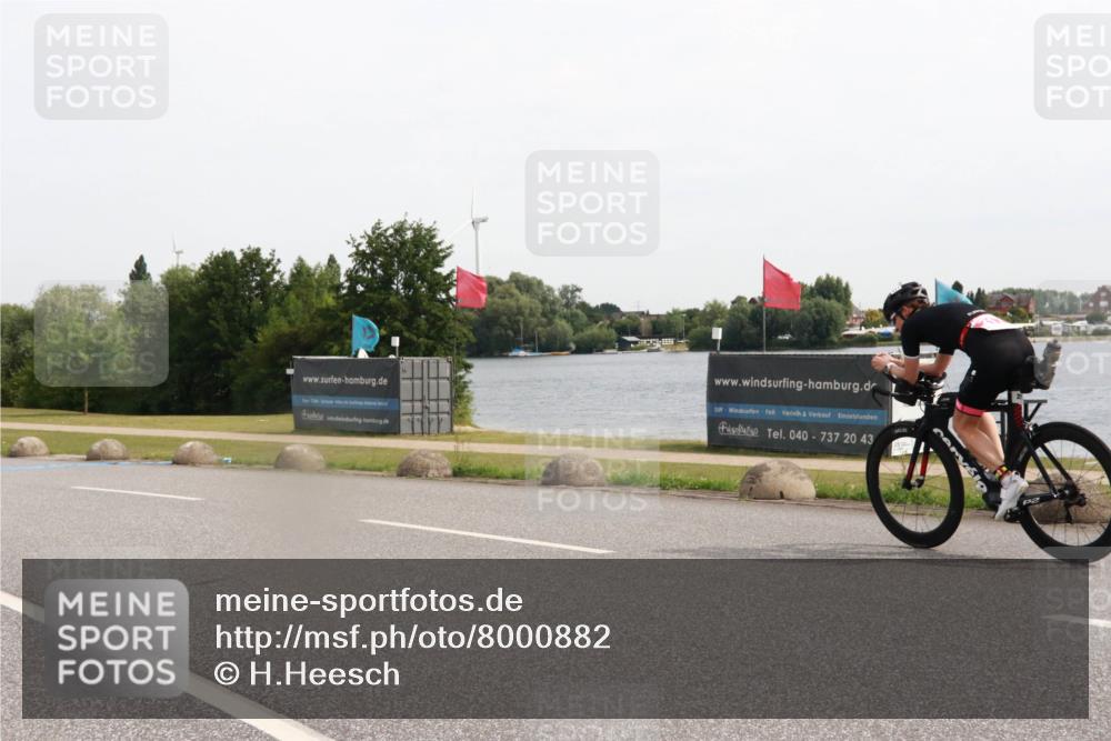 15.06.2025 - 27. Vierlanden-Triathlon H.Heesch http://msf.ph/oto/8000882 15.06.2025 10:28:01 Radfahren 73, 217, 485, 533 meine-sportfotos.de