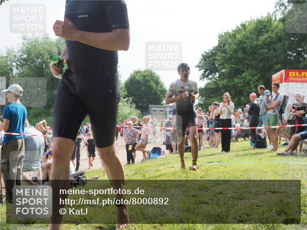 15.06.2025 - 27. Vierlanden-Triathlon KatJ http://msf.ph/oto/8000892 15.06.2025 09:57:22 Schwimmen 263, 293, 296, 343 meine-sportfotos.de