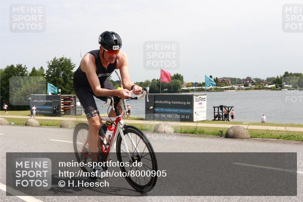21.06.2025 - 27. Vierlanden-Triathlon H.Heesch http://msf.ph/oto/8000905 15.06.2025 11:43:20 Radfahren 637, 741, 810 meine-sportfotos.de