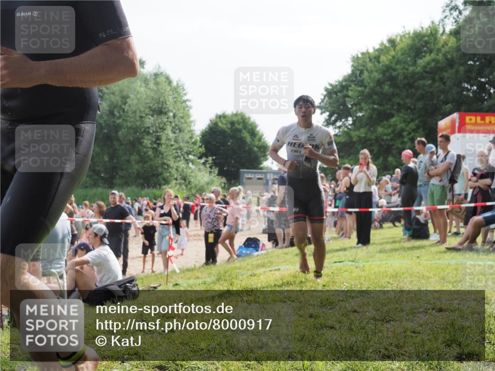 15.06.2025 - 27. Vierlanden-Triathlon KatJ http://msf.ph/oto/8000917 15.06.2025 09:57:23 Schwimmen 263, 293, 296, 343 meine-sportfotos.de
