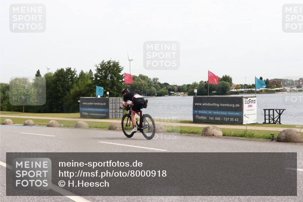 15.06.2025 - 27. Vierlanden-Triathlon H.Heesch http://msf.ph/oto/8000918 15.06.2025 10:28:01 Radfahren 73, 217, 485, 533 meine-sportfotos.de