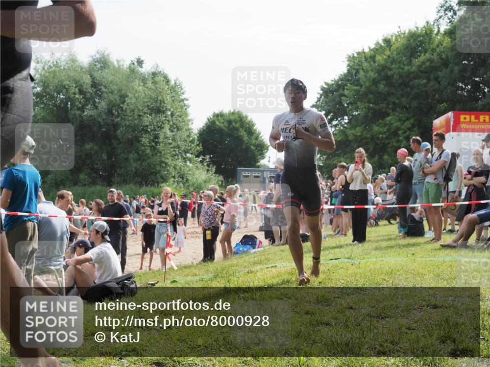 15.06.2025 - 27. Vierlanden-Triathlon KatJ http://msf.ph/oto/8000928 15.06.2025 09:57:23 Schwimmen 263, 293, 296, 343 meine-sportfotos.de