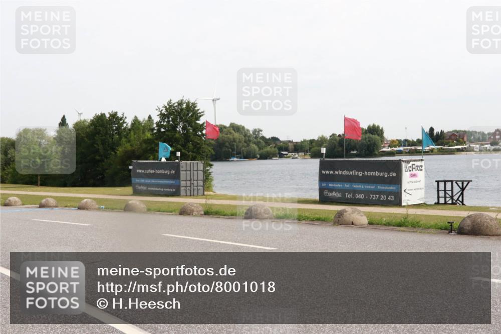 15.06.2025 - 27. Vierlanden-Triathlon H.Heesch http://msf.ph/oto/8001018 15.06.2025 10:28:03 Radfahren 73, 217, 485 meine-sportfotos.de