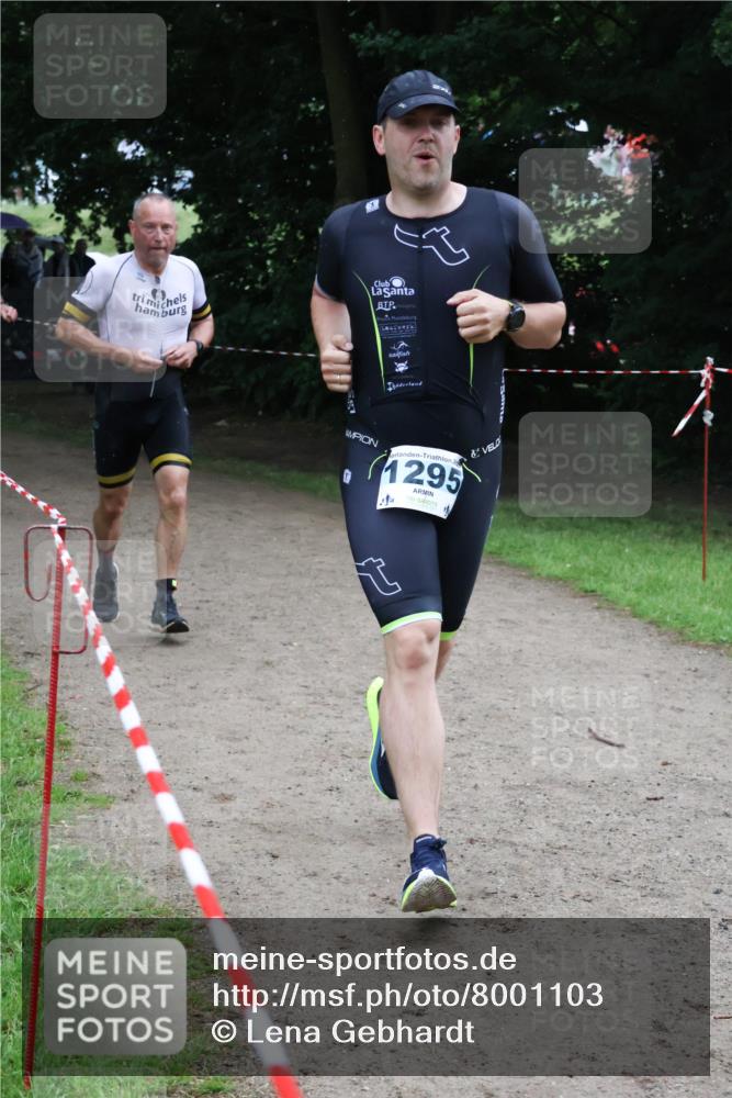21.06.2025 - 27. Vierlanden-Triathlon Lena Gebhardt http://msf.ph/oto/8001103 15.06.2025 14:04:40 Laufen 1295, 4 meine-sportfotos.de
