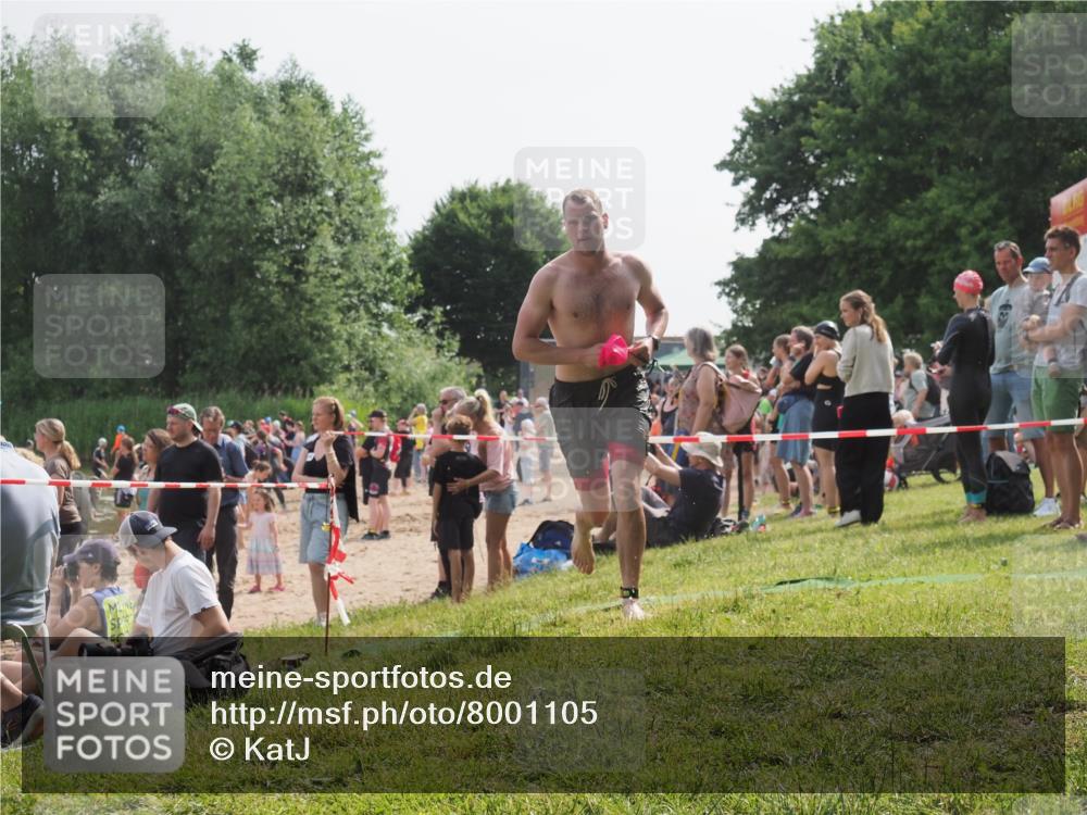 15.06.2025 - 27. Vierlanden-Triathlon KatJ http://msf.ph/oto/8001105 15.06.2025 09:57:31 Schwimmen 293, 309, 324, 343 meine-sportfotos.de