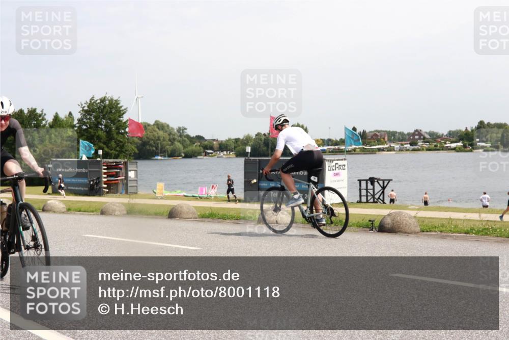 21.06.2025 - 27. Vierlanden-Triathlon H.Heesch http://msf.ph/oto/8001118 15.06.2025 11:43:44 Radfahren 210, 714, 731, 738 meine-sportfotos.de