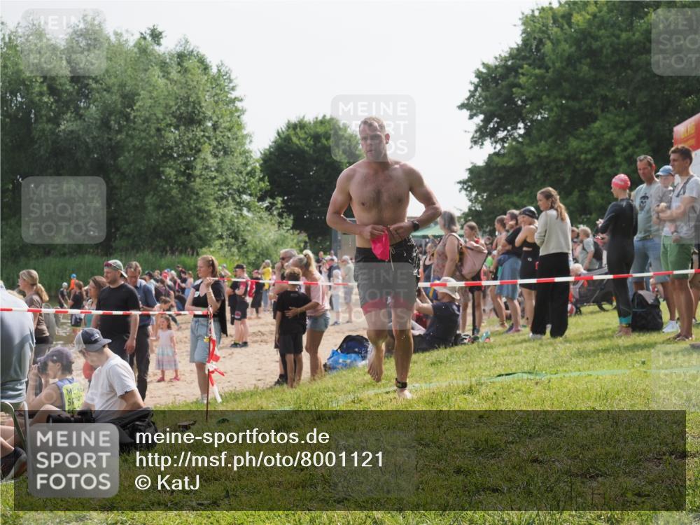 15.06.2025 - 27. Vierlanden-Triathlon KatJ http://msf.ph/oto/8001121 15.06.2025 09:57:31 Schwimmen 293, 309, 324, 343 meine-sportfotos.de