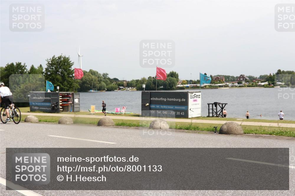 21.06.2025 - 27. Vierlanden-Triathlon H.Heesch http://msf.ph/oto/8001133 15.06.2025 11:43:46 Radfahren 58, 210, 738 meine-sportfotos.de