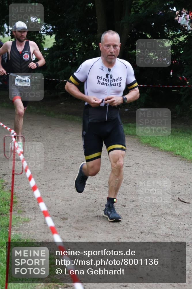 21.06.2025 - 27. Vierlanden-Triathlon Lena Gebhardt http://msf.ph/oto/8001136 15.06.2025 14:04:41 Laufen  meine-sportfotos.de