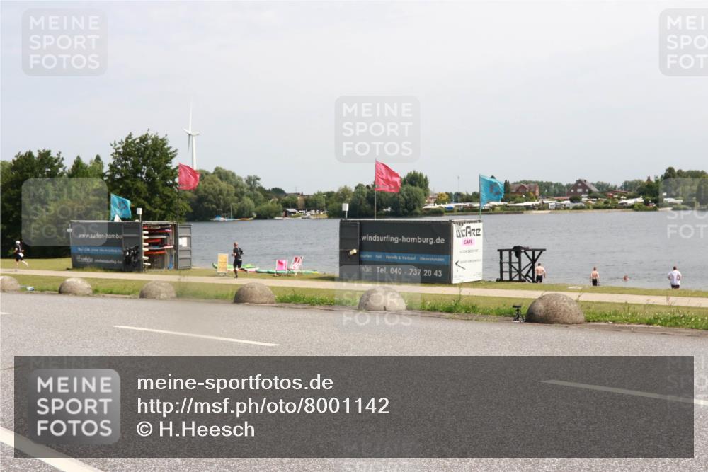 21.06.2025 - 27. Vierlanden-Triathlon H.Heesch http://msf.ph/oto/8001142 15.06.2025 11:43:46 Radfahren 58, 210, 738 meine-sportfotos.de
