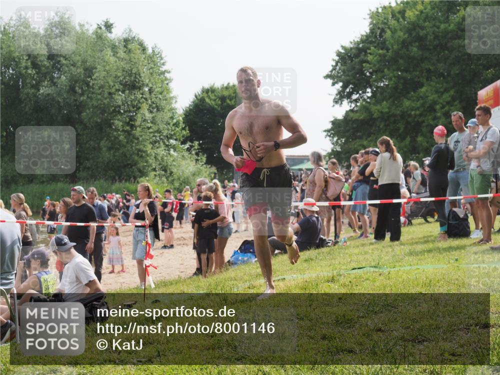 15.06.2025 - 27. Vierlanden-Triathlon KatJ http://msf.ph/oto/8001146 15.06.2025 09:57:31 Schwimmen 293, 309, 324, 343 meine-sportfotos.de
