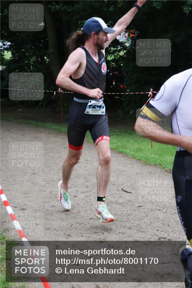 21.06.2025 - 27. Vierlanden-Triathlon Lena Gebhardt http://msf.ph/oto/8001170 15.06.2025 14:04:42 Laufen  meine-sportfotos.de