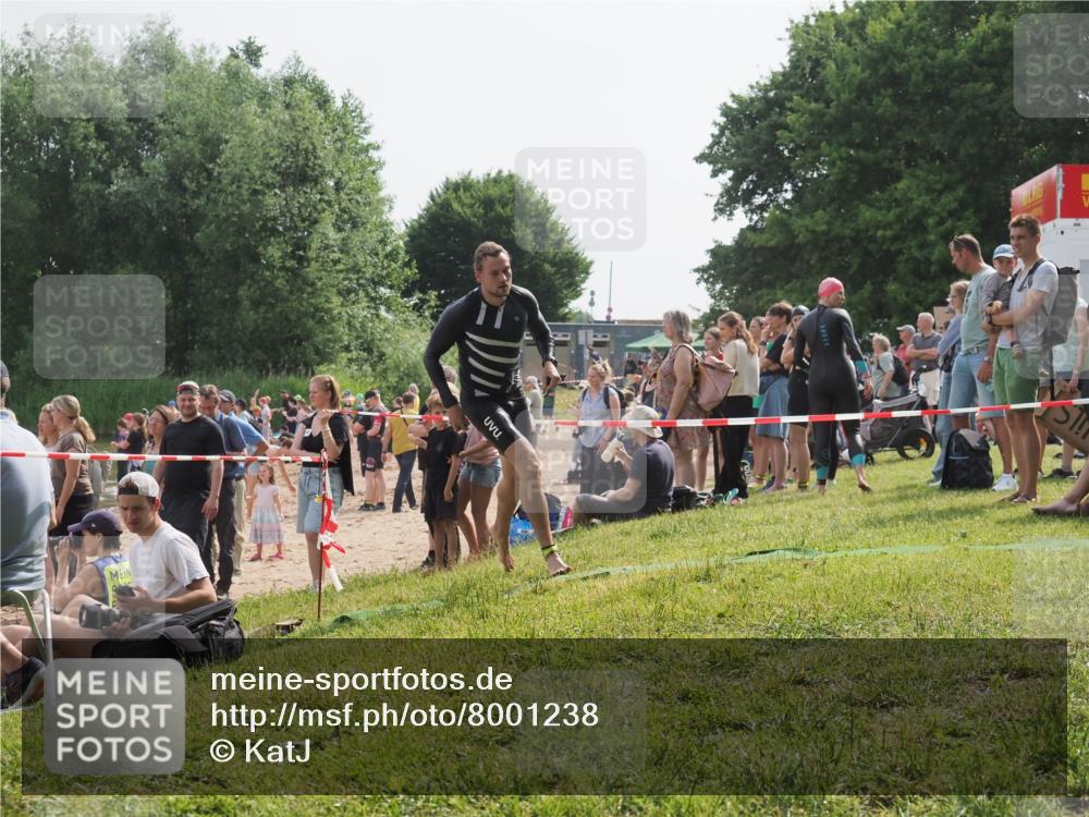 15.06.2025 - 27. Vierlanden-Triathlon KatJ http://msf.ph/oto/8001238 15.06.2025 09:57:34 Schwimmen 293, 298, 309, 324 meine-sportfotos.de