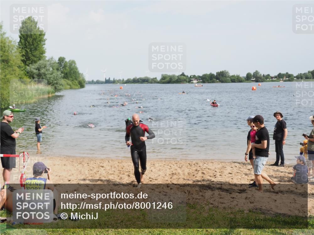 21.06.2025 - 27. Vierlanden-Triathlon MichiJ http://msf.ph/oto/8001246 15.06.2026 10:04:23 Schwimmen 416, 426, 453, 464 meine-sportfotos.de