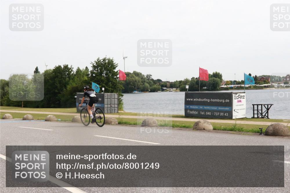 15.06.2025 - 27. Vierlanden-Triathlon H.Heesch http://msf.ph/oto/8001249 15.06.2025 10:28:08 Radfahren 94, 149, 217, 550 meine-sportfotos.de