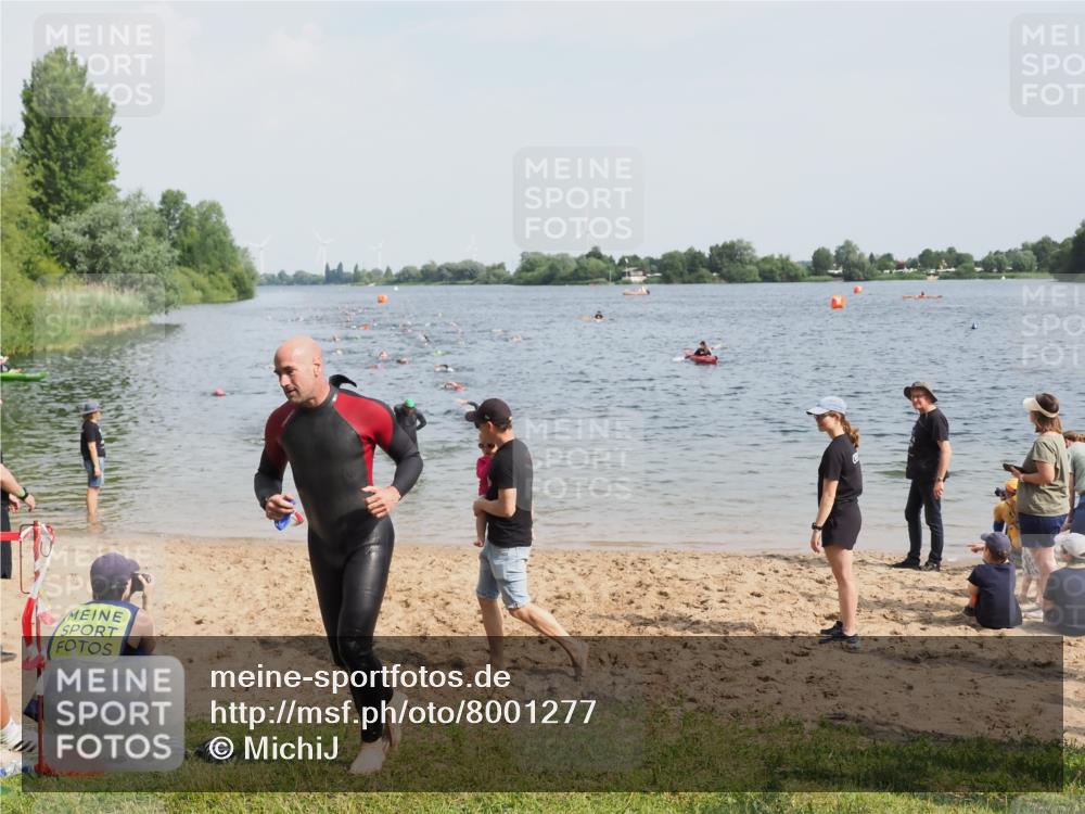 21.06.2025 - 27. Vierlanden-Triathlon MichiJ http://msf.ph/oto/8001277 15.06.2026 10:04:24 Schwimmen 416, 426, 453, 464 meine-sportfotos.de