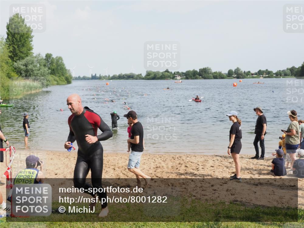 21.06.2025 - 27. Vierlanden-Triathlon MichiJ http://msf.ph/oto/8001282 15.06.2026 10:04:25 Schwimmen 416, 426, 453, 464 meine-sportfotos.de