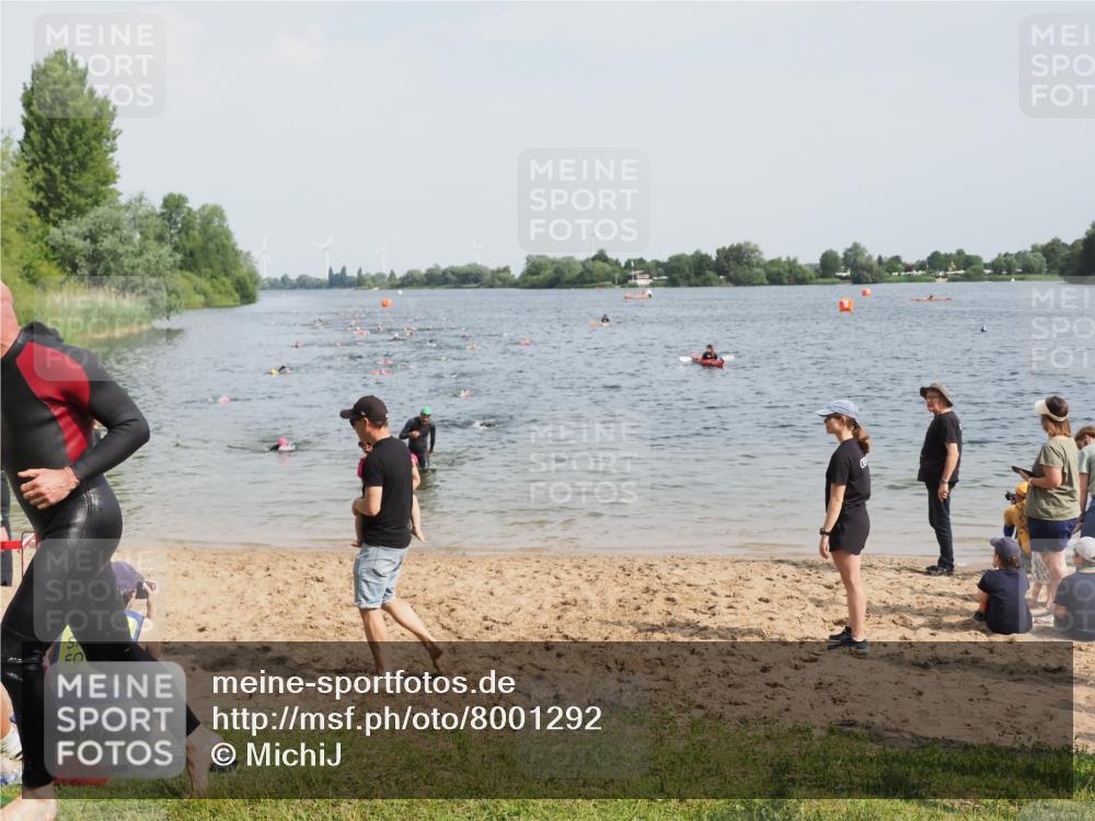 21.06.2025 - 27. Vierlanden-Triathlon MichiJ http://msf.ph/oto/8001292 15.06.2026 10:04:25 Schwimmen 416, 426, 453, 464 meine-sportfotos.de
