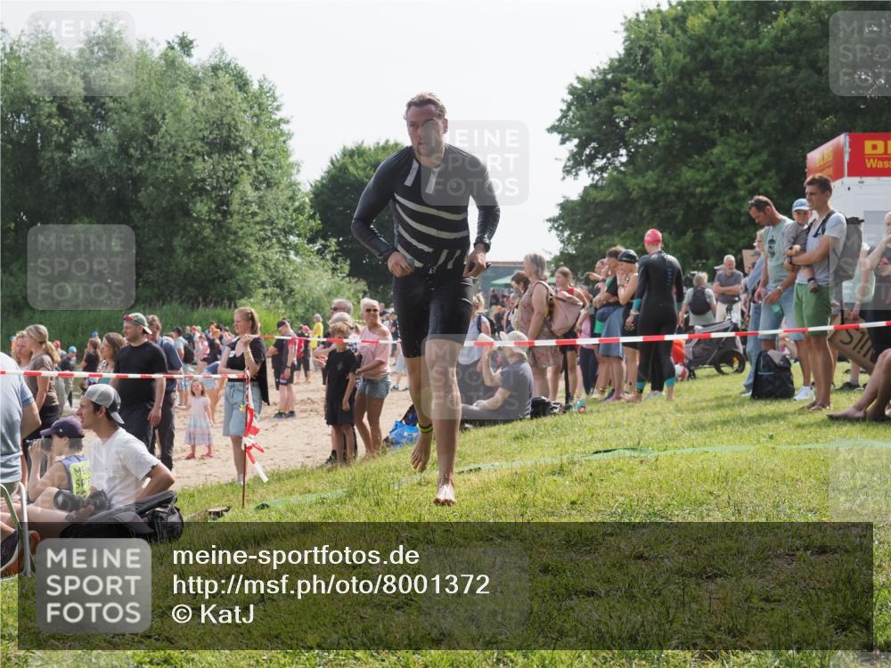 15.06.2025 - 27. Vierlanden-Triathlon KatJ http://msf.ph/oto/8001372 15.06.2025 09:57:36 Schwimmen 287, 298, 309, 324, 340 meine-sportfotos.de