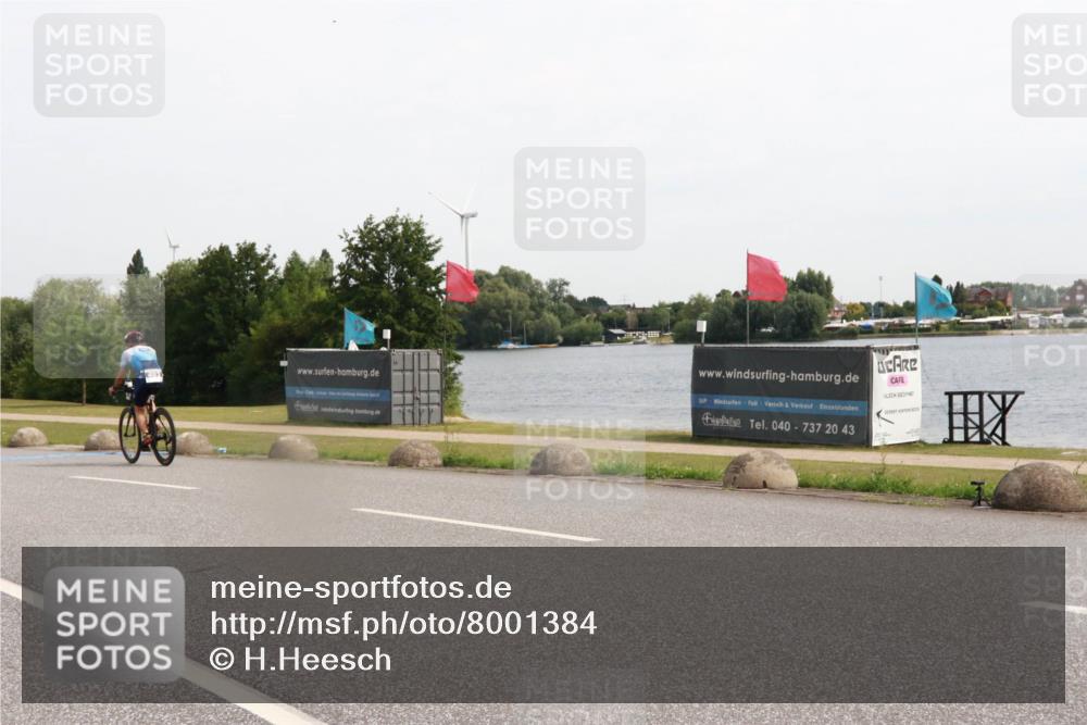 15.06.2025 - 27. Vierlanden-Triathlon H.Heesch http://msf.ph/oto/8001384 15.06.2025 10:28:10 Radfahren 94, 149, 493, 550 meine-sportfotos.de