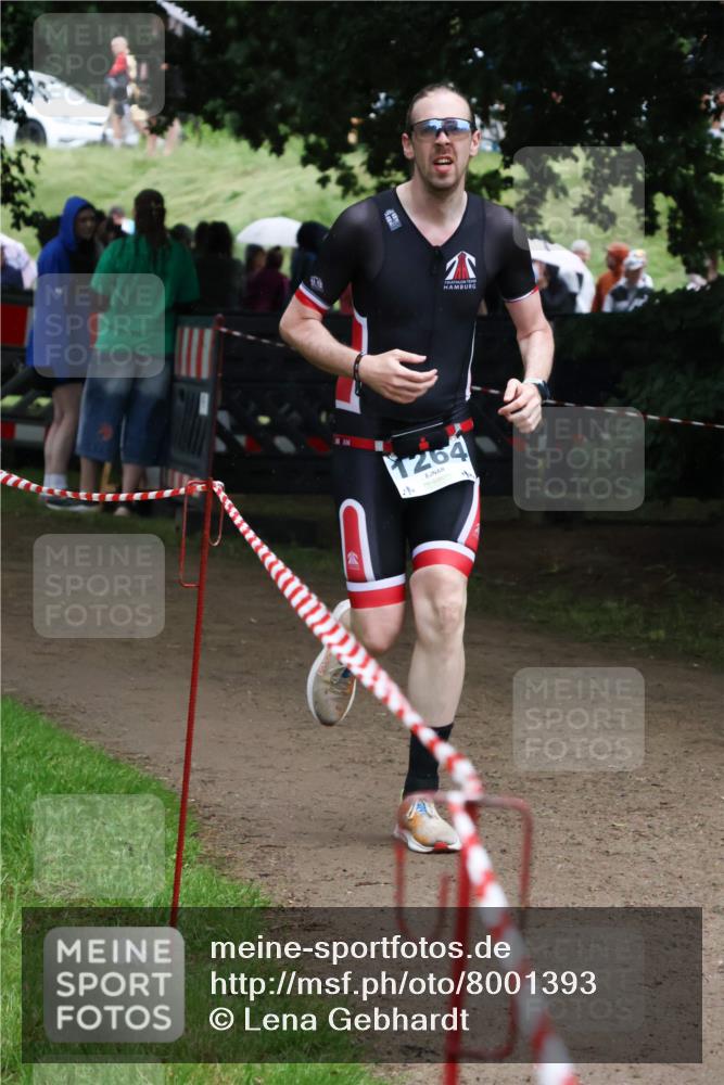 21.06.2025 - 27. Vierlanden-Triathlon Lena Gebhardt http://msf.ph/oto/8001393 15.06.2025 14:06:09 Laufen 1264 meine-sportfotos.de