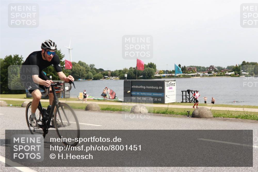 21.06.2025 - 27. Vierlanden-Triathlon H.Heesch http://msf.ph/oto/8001451 15.06.2025 11:45:21 Radfahren 636, 947 meine-sportfotos.de