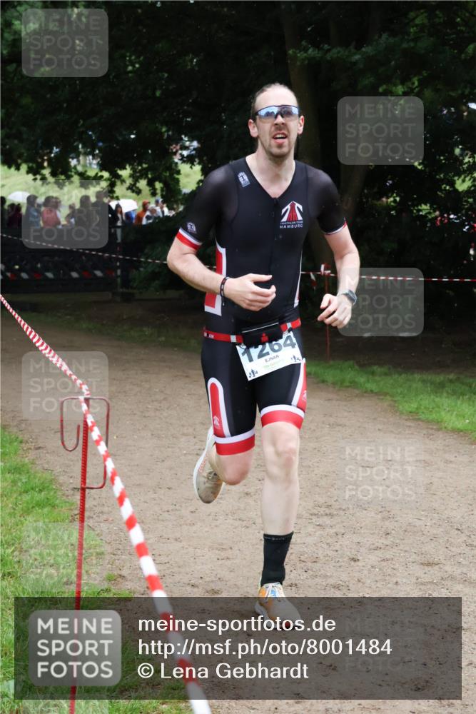 21.06.2025 - 27. Vierlanden-Triathlon Lena Gebhardt http://msf.ph/oto/8001484 15.06.2025 14:06:10 Laufen 1264 meine-sportfotos.de