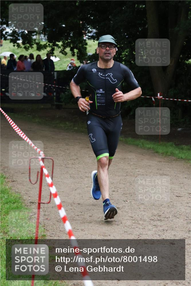 21.06.2025 - 27. Vierlanden-Triathlon Lena Gebhardt http://msf.ph/oto/8001498 15.06.2025 14:06:21 Laufen  meine-sportfotos.de