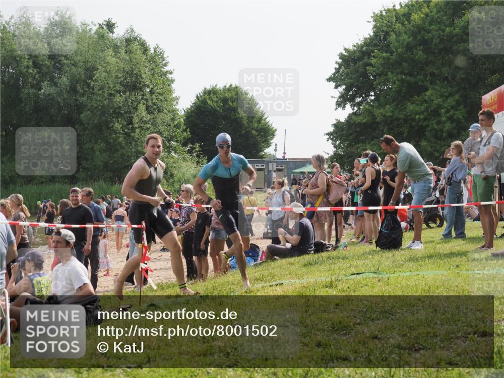 15.06.2025 - 27. Vierlanden-Triathlon KatJ http://msf.ph/oto/8001502 15.06.2025 09:57:41 Schwimmen 287, 298, 309, 340 meine-sportfotos.de
