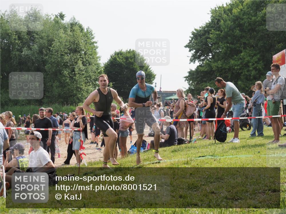 15.06.2025 - 27. Vierlanden-Triathlon KatJ http://msf.ph/oto/8001521 15.06.2025 09:57:41 Schwimmen 287, 298, 309, 340 meine-sportfotos.de