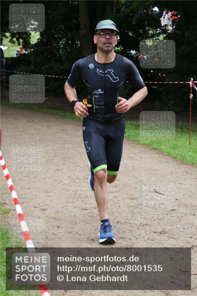 21.06.2025 - 27. Vierlanden-Triathlon Lena Gebhardt http://msf.ph/oto/8001535 15.06.2025 14:06:21 Laufen  meine-sportfotos.de