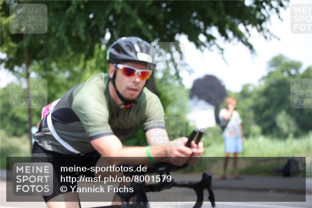 15.06.2025 - 7 Türme Triathlon Yannick Fuchs http://msf.ph/oto/8001579 15.06.2025 12:27:15 Radfahren 264, 422, 440, 515 meine-sportfotos.de