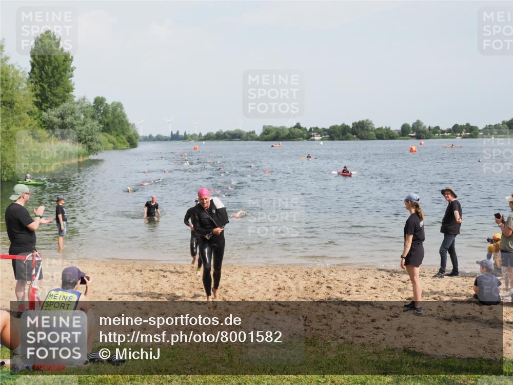 21.06.2025 - 27. Vierlanden-Triathlon MichiJ http://msf.ph/oto/8001582 15.06.2026 10:04:39 Schwimmen 390, 404, 452 meine-sportfotos.de