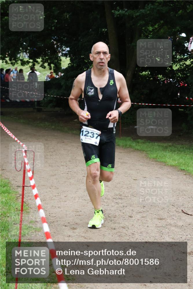 21.06.2025 - 27. Vierlanden-Triathlon Lena Gebhardt http://msf.ph/oto/8001586 15.06.2025 14:06:39 Laufen 20, 1237, 14 meine-sportfotos.de