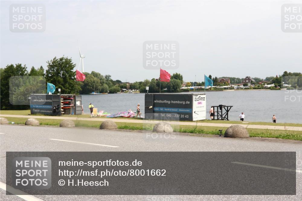 21.06.2025 - 27. Vierlanden-Triathlon H.Heesch http://msf.ph/oto/8001662 15.06.2025 11:46:09 Radfahren 32, 658, 803 meine-sportfotos.de