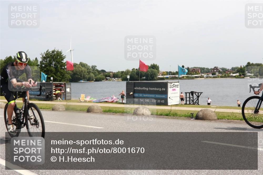 21.06.2025 - 27. Vierlanden-Triathlon H.Heesch http://msf.ph/oto/8001670 15.06.2025 11:46:10 Radfahren 32, 658, 803 meine-sportfotos.de