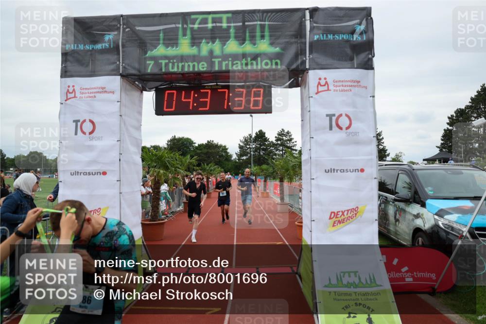 15.06.2025 - 7 Türme Triathlon Michael Strokosch http://msf.ph/oto/8001696 15.06.2025 14:37:38 Ziel 386, 585, 607 meine-sportfotos.de