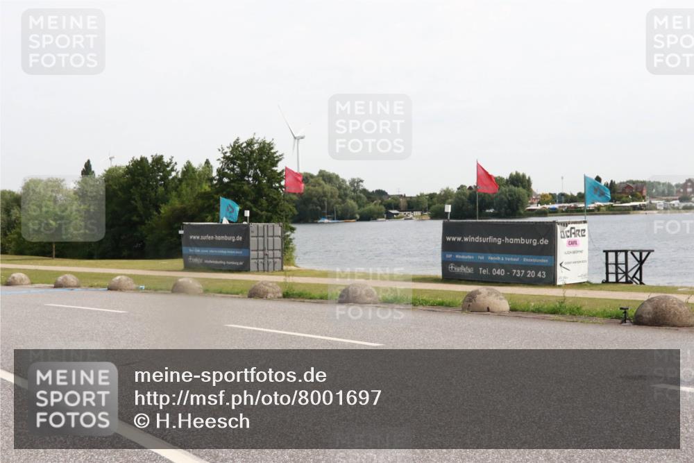 15.06.2025 - 27. Vierlanden-Triathlon H.Heesch http://msf.ph/oto/8001697 15.06.2025 10:28:16 Radfahren 493 meine-sportfotos.de
