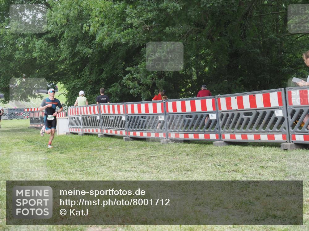 21.06.2025 - 27. Vierlanden-Triathlon KatJ http://msf.ph/oto/8001712 15.06.2025 12:55:50 Ziel 707, 875 meine-sportfotos.de