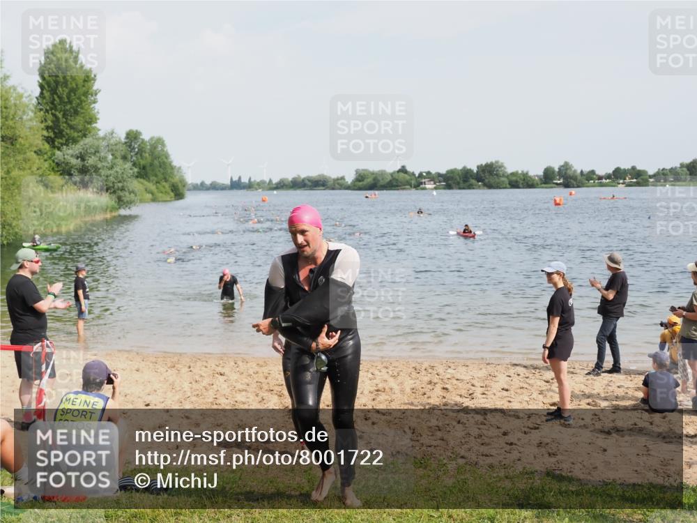 21.06.2025 - 27. Vierlanden-Triathlon MichiJ http://msf.ph/oto/8001722 15.06.2026 10:04:42 Schwimmen 390, 404, 452 meine-sportfotos.de