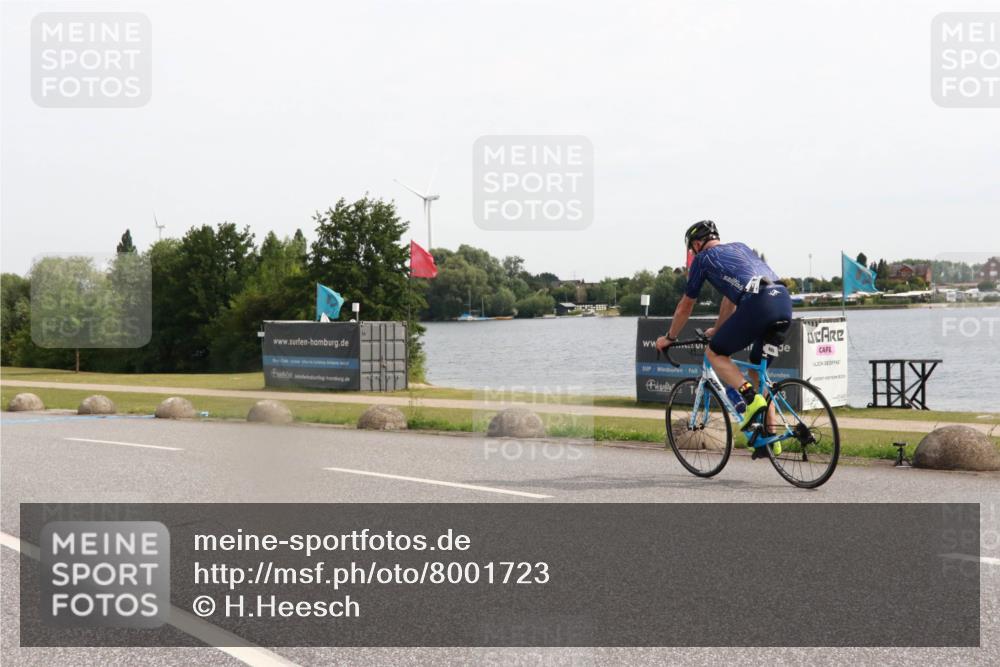 15.06.2025 - 27. Vierlanden-Triathlon H.Heesch http://msf.ph/oto/8001723 15.06.2025 10:28:17 Radfahren 405, 493 meine-sportfotos.de